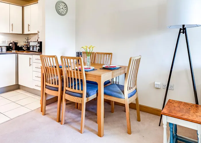 Entire 2 Bed Flat Contractors Families And Relocators